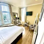 Highfield Pensionat 4*