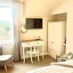Highfield 게스트하우스 4*