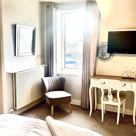 Konukevi Highfield 4*