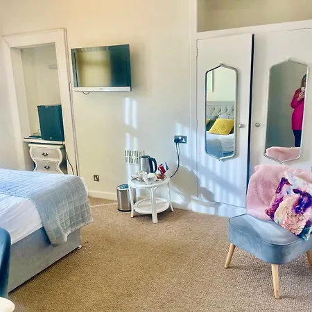 Highfield בית הארחה 4*