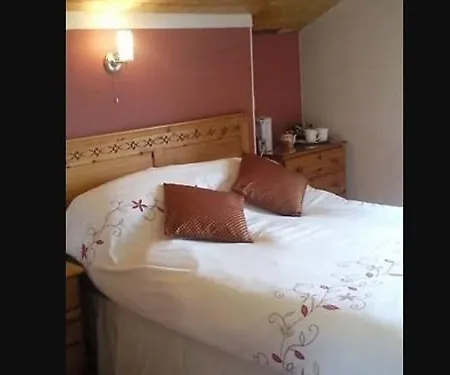 Highfield בית הארחה